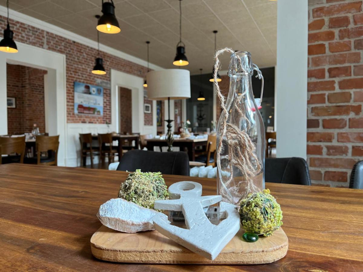 Hotel Alte Navigationsschule Rhauderfehn Bagian luar foto