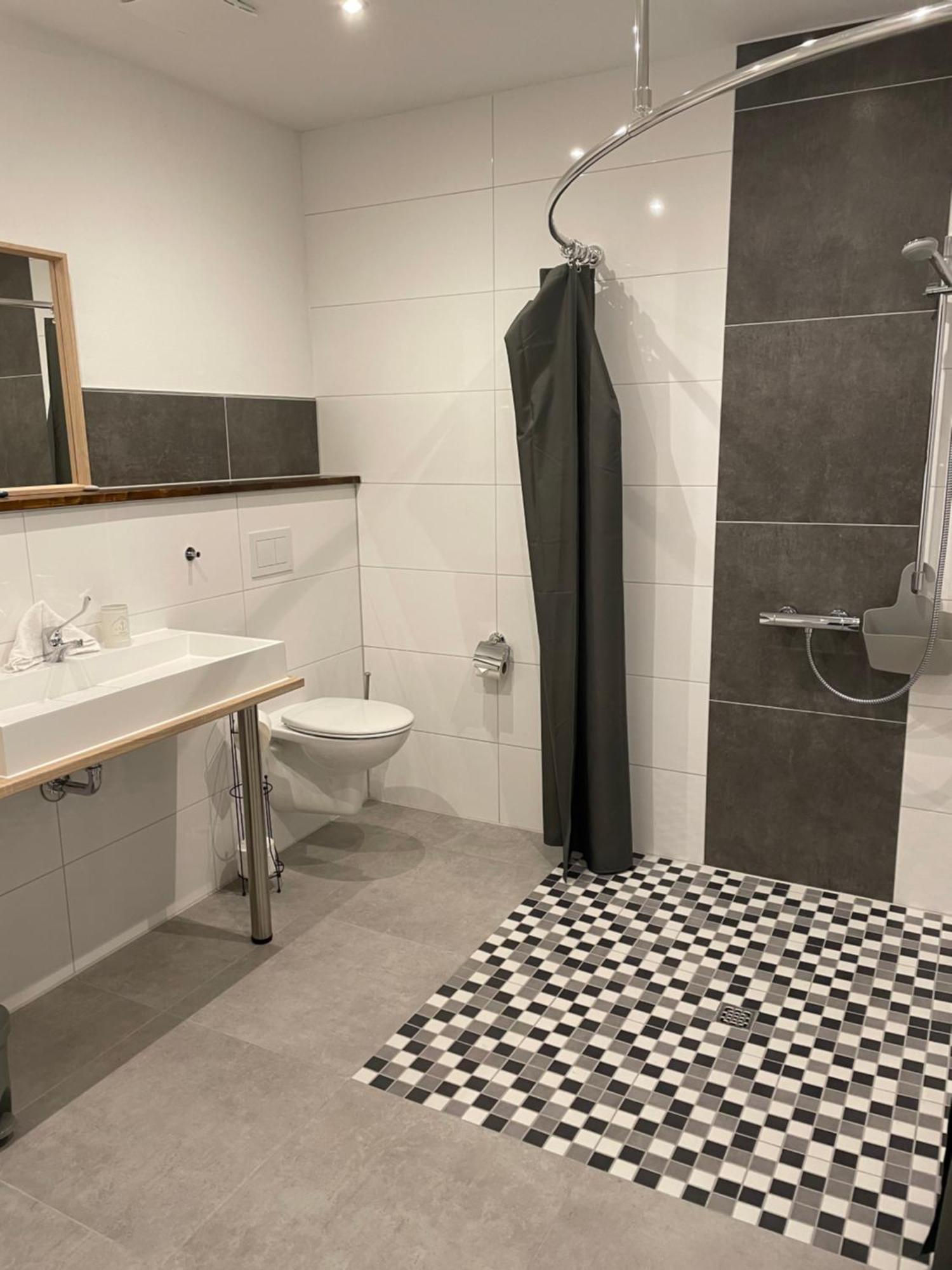 Hotel Alte Navigationsschule Rhauderfehn Bagian luar foto