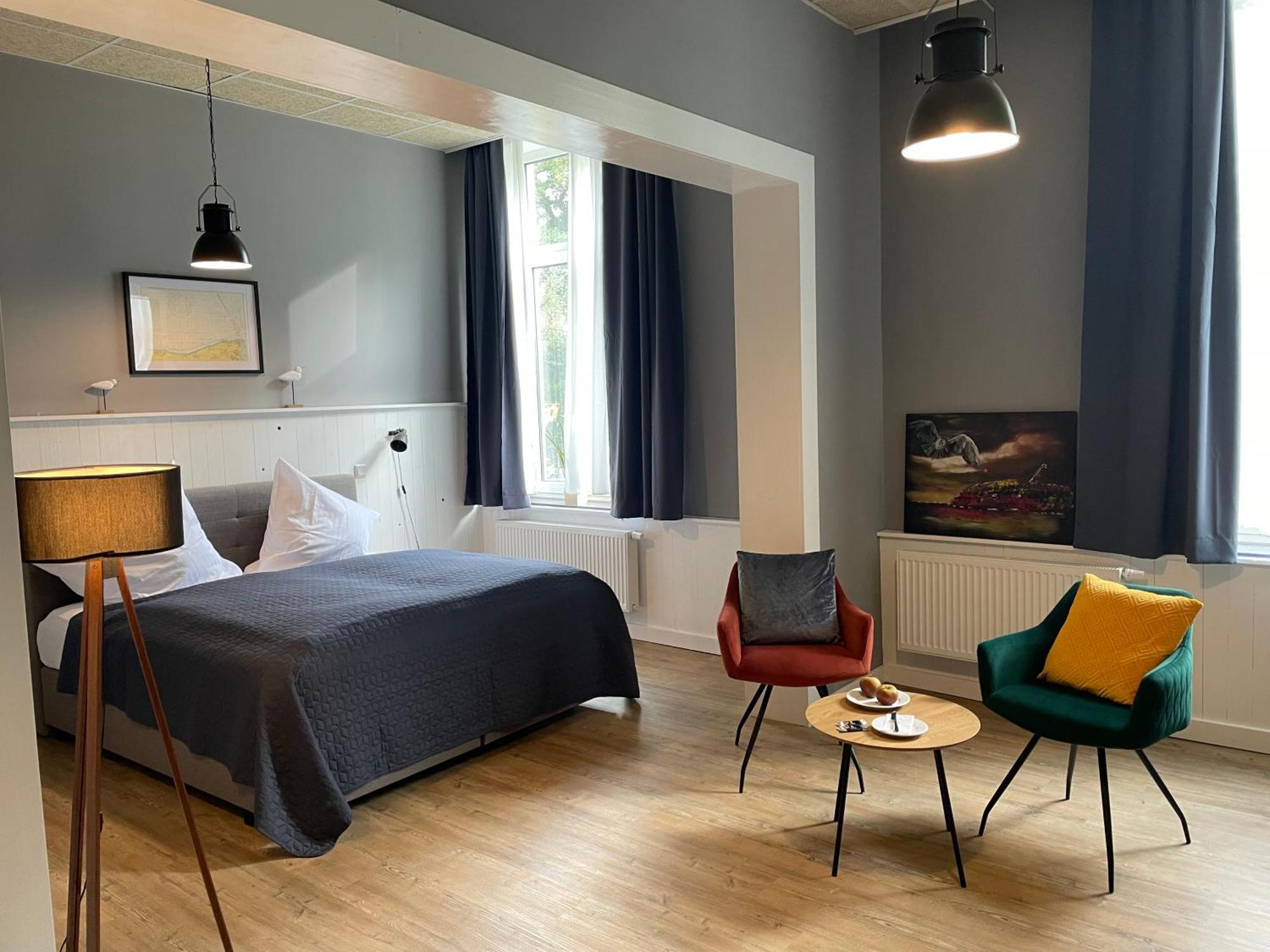 Hotel Alte Navigationsschule Rhauderfehn Bagian luar foto